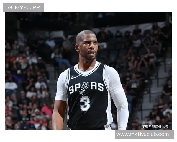 保罗现身赌城观看马刺与雷霆NBA杯半决赛引发关注