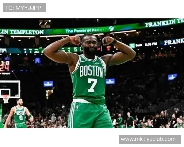 布朗连续高产表现显著本赛季21场已三度砍下40分以上