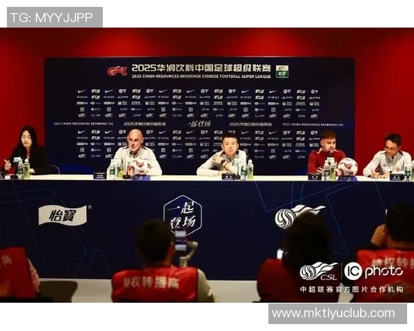 上海海港在中超联赛第29轮中以三球优势战胜浙江俱乐部绿城展现强劲实力