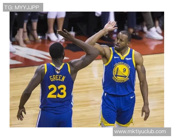 张佳玮分析勇士失去吉米后轮换混乱副持球缺失影响球队进攻体系