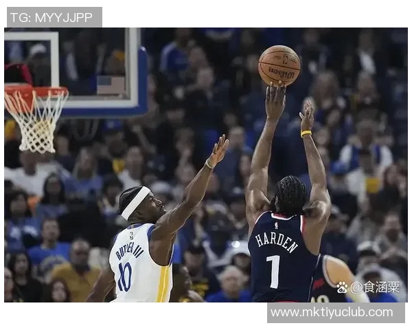 泰伦卢称赞首发球员首节表现出色展现良好比赛风格